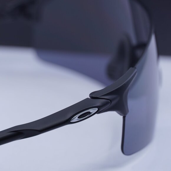 Oakley OO9454A 945401 Shield Sunglasses - Matte Black/Prizm Black - Picture 8 of 9